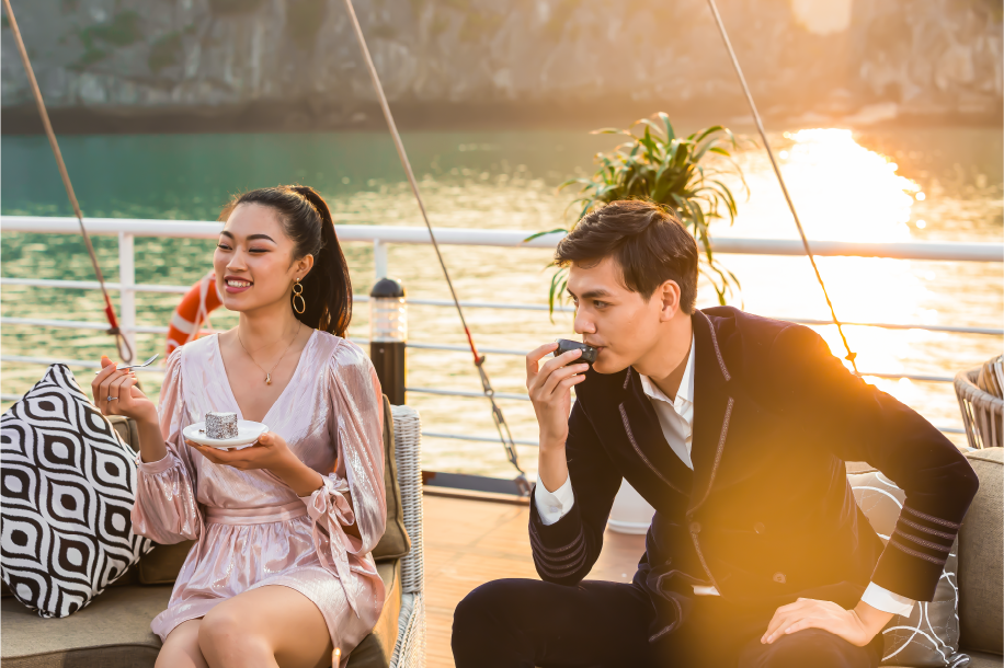 image-halong-catamaran-a-mix-of-elegance-and-modern-comfort