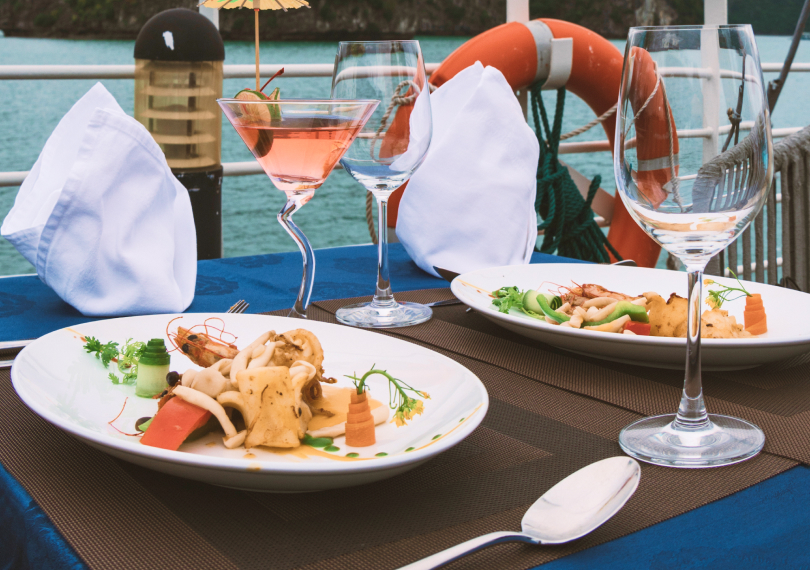 image-halong-catamaran-restaurant-10